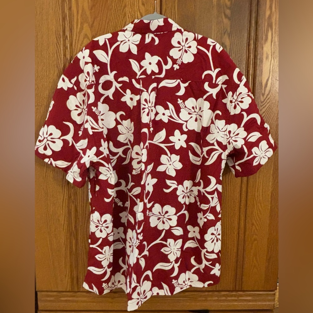 Men's Red Floral Casual Button Down Shirt - Picture 2 of 3